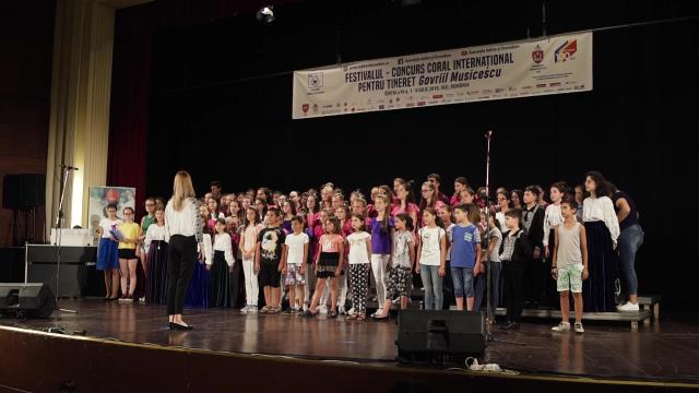 (Video) Secțiunea de concurs Coruri de copii Cantus Mundi