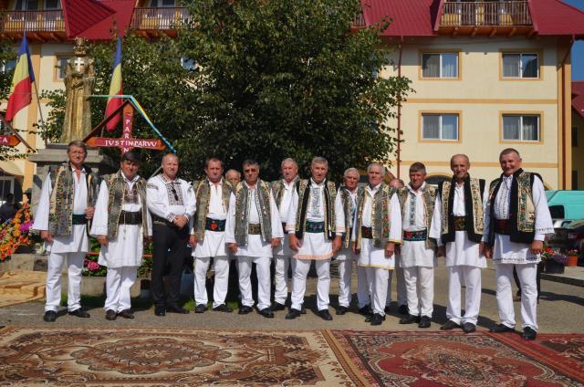 Slujbă arhierească la Mănăstirea Bogdăneşti: „Dacă Îl iubești pe Domnul, atunci asculți de El”