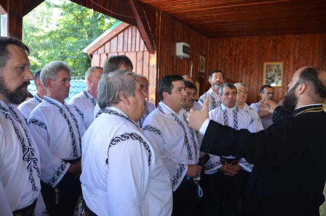 Slujbă arhierească la Mănăstirea Bogdăneşti: „Dacă Îl iubești pe Domnul, atunci asculți de El”