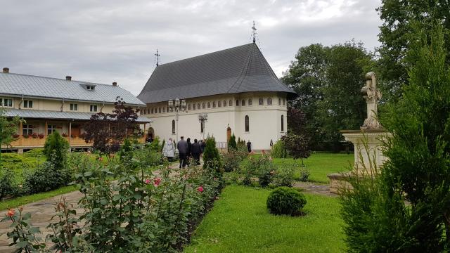 Sfântul Ierarh Leontie, sărbătorit la Rădăuți prin Liturghie arhierească
