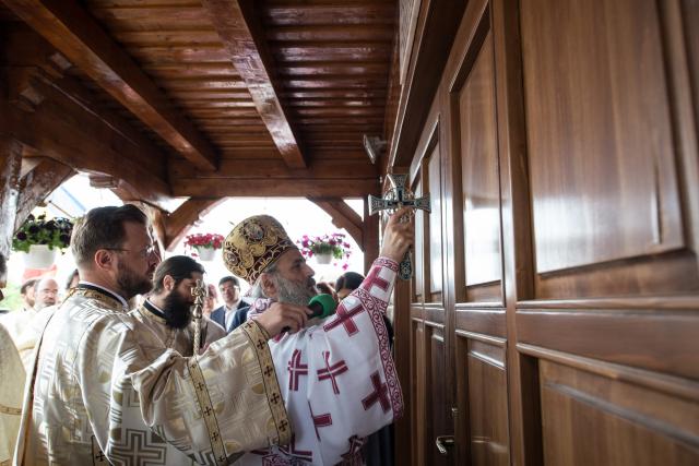 Sfințire de biserică la Dancaș: „Ce ne dă Dumnezeu în Sfânta Biserică? Ne dă iertare de păcate”