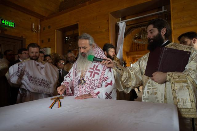 Sfințire de biserică la Dancaș: „Ce ne dă Dumnezeu în Sfânta Biserică? Ne dă iertare de păcate”