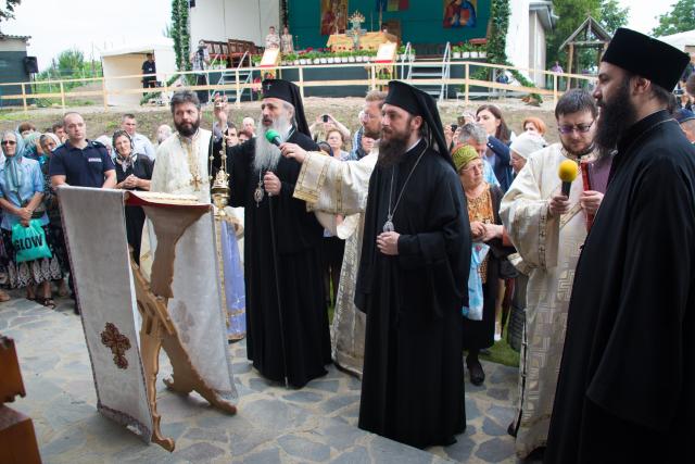 Sfințire de biserică la Dancaș: „Ce ne dă Dumnezeu în Sfânta Biserică? Ne dă iertare de păcate”