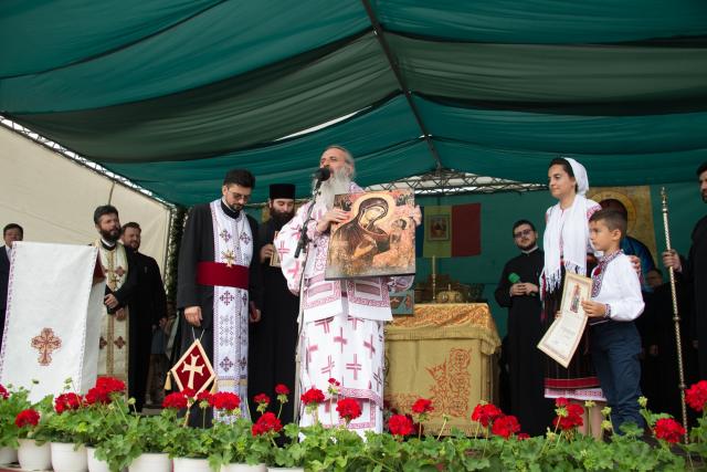 Sfințire de biserică la Dancaș: „Ce ne dă Dumnezeu în Sfânta Biserică? Ne dă iertare de păcate”