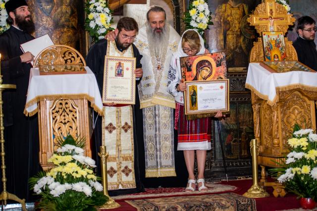 Sfinţire de casă parohială în Cucuteni - Leţcani, oficiată de IPS Mitropolit Teofan