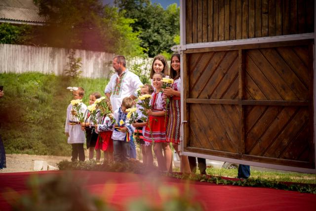 Sfinţire de casă parohială în Cucuteni - Leţcani, oficiată de IPS Mitropolit Teofan