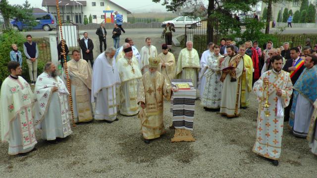 IPS Arhiepiscop Pimen, la Poiana Stampei: „Dumnezeu este Cel care desăvârşeşte lucrul mâinilor noastre”