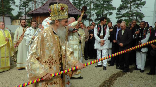 IPS Arhiepiscop Pimen, la Poiana Stampei: „Dumnezeu este Cel care desăvârşeşte lucrul mâinilor noastre”
