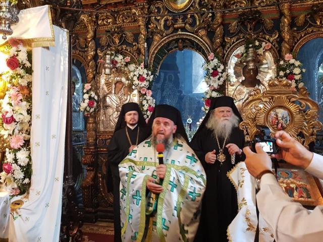 Liturghie arhierească în cinstea Icoanei Maicii Domnului „Îndrumătoarea” de la Mănăstirea Neamţ