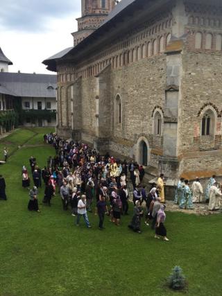 Liturghie arhierească în cinstea Icoanei Maicii Domnului „Îndrumătoarea” de la Mănăstirea Neamţ