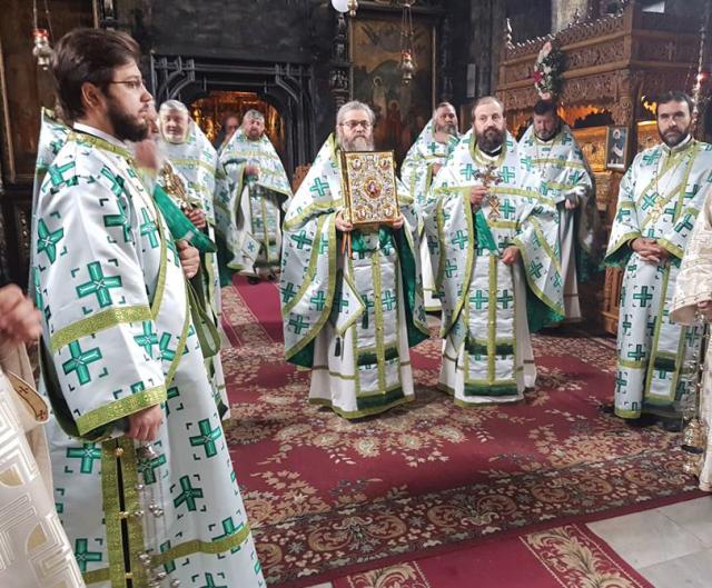 Liturghie arhierească în cinstea Icoanei Maicii Domnului „Îndrumătoarea” de la Mănăstirea Neamţ