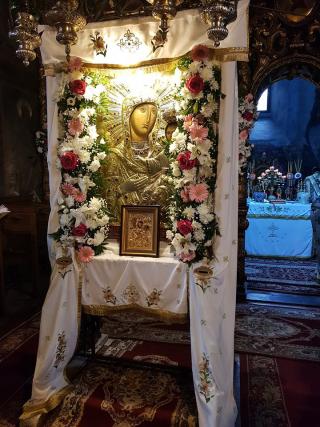Liturghie arhierească în cinstea Icoanei Maicii Domnului „Îndrumătoarea” de la Mănăstirea Neamţ