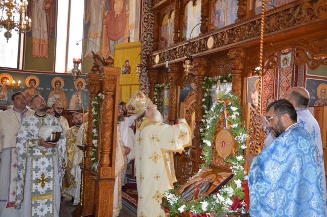 A fost sfinţită pictura bisericii din Botoşana