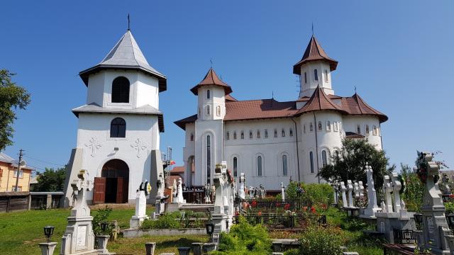 A fost sfinţită pictura bisericii din Botoşana