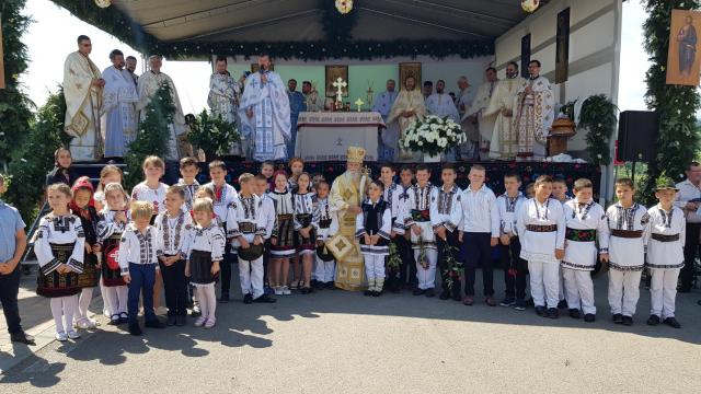 A fost sfinţită pictura bisericii din Botoşana