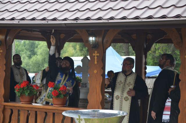 PS Damaschin: „Dumnezeu ne ştie viaţa noastră cu bunele şi cu mai puţin bunele ei”