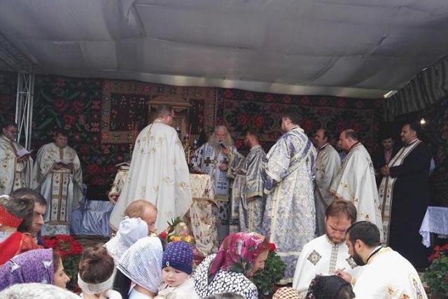 Binecuvântare arhierească în Parohia Berezlogi