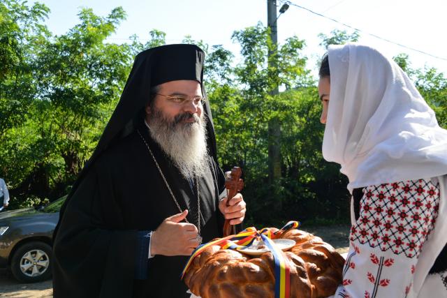 Prima biserică din Episcopia Hușilor cu hramul „Cinstirea Sfintei Icoane a Maicii Domnului Prodromița”