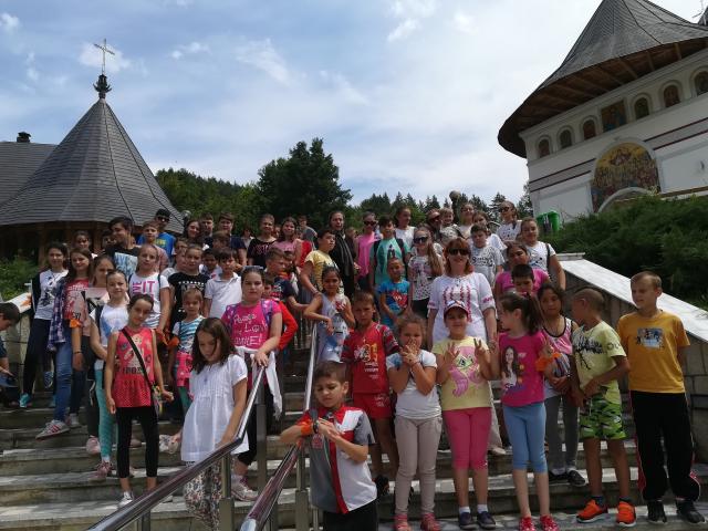 Şcoli de vară în Eparhia Romanului şi Bacăului