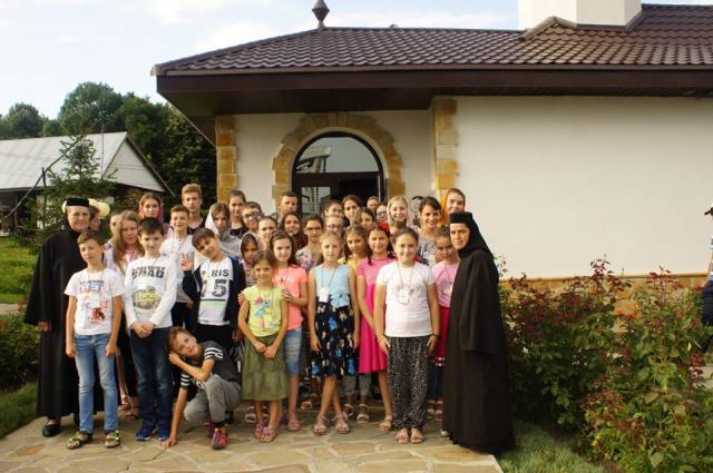 Tabere pentru tineri, „în spiritul credinței ortodoxe”