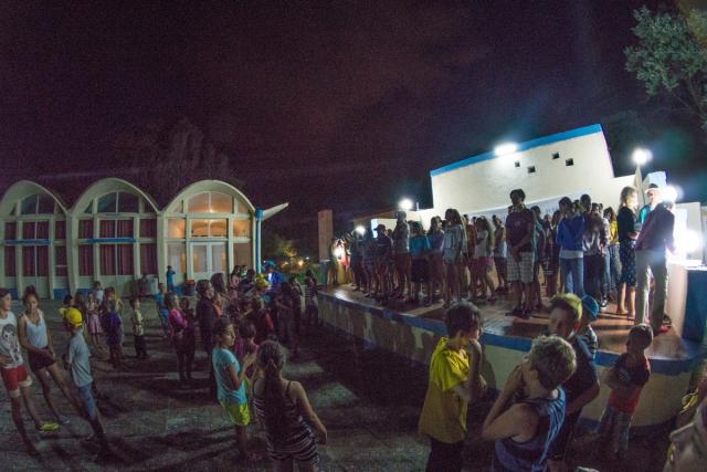 Tabără la malul mării, vis împlinit pentru 180 de copii