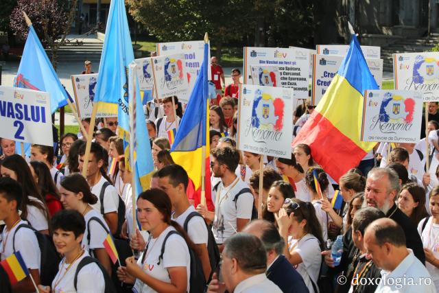 Conferință cu Pr. Constantin Necula, ateliere de comunicare, „Marşul Tineretului” și concert de muzică populară la prima ediție ITOV