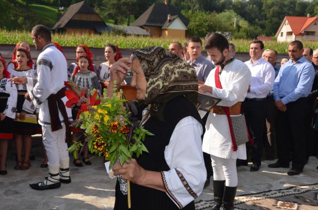 Liturghie arhierească la Vicovu de Jos: „Este de neînchipuit hărnicia și credința dumneavoastră”