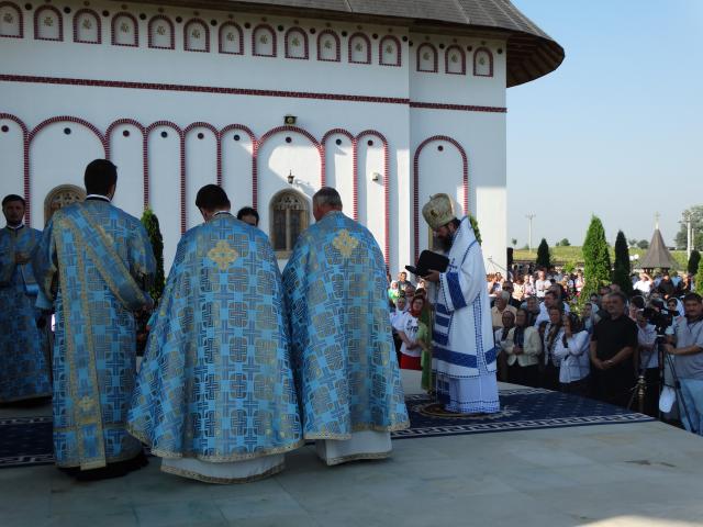 PS Macarie: „Foarte multe familii se destramă zi de zi, cu drame uriașe, sub ochii îndurerați ai Maicii Domnului”