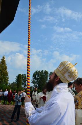 Preasfințitul Damaschin a resfinţit Biserica „Pogorărea Sfântului Duh” din Bivolărie - Vicovu de Sus