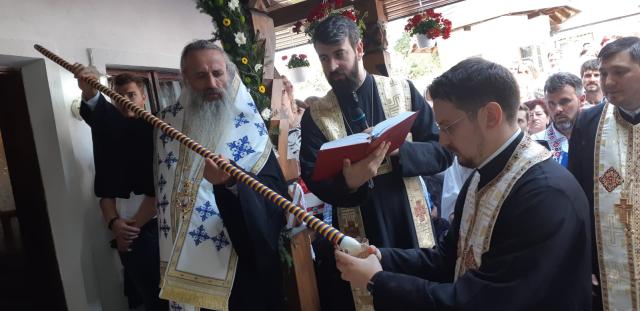 Înaltpreasfințitul Teofan: „Să dăm lui Dumnezeu ce I se cuvine, împlinind cu cinste și responsabilitățile noastre din fiecare zi”