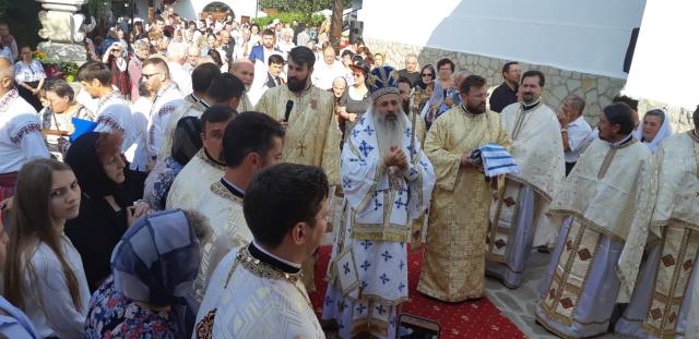 Înaltpreasfințitul Teofan: „Să dăm lui Dumnezeu ce I se cuvine, împlinind cu cinste și responsabilitățile noastre din fiecare zi”