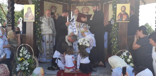 Înaltpreasfințitul Teofan: „Să dăm lui Dumnezeu ce I se cuvine, împlinind cu cinste și responsabilitățile noastre din fiecare zi”