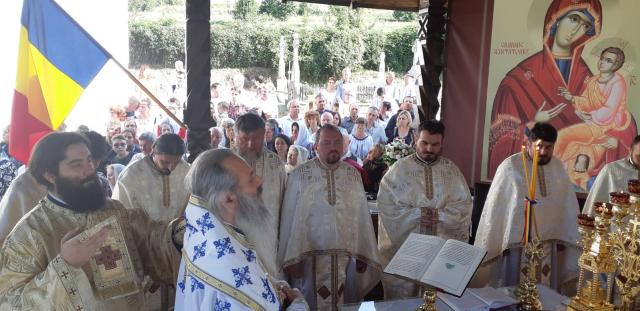 Înaltpreasfințitul Teofan: „Să dăm lui Dumnezeu ce I se cuvine, împlinind cu cinste și responsabilitățile noastre din fiecare zi”