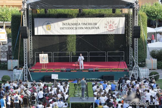 (Foto) Conferința „Despre valorile care unesc un neam”, susținută de Dan Puric la ITOM 2018