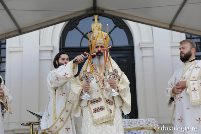 2000 de tineri la slujba Sfintei Liturghii din cadrul Întâlnirii Tinerilor Ortodocși din Moldova de la Iași
