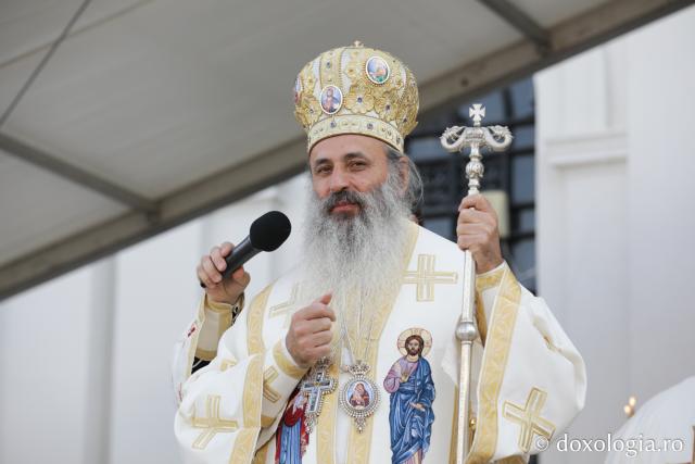2000 de tineri la slujba Sfintei Liturghii din cadrul Întâlnirii Tinerilor Ortodocși din Moldova de la Iași