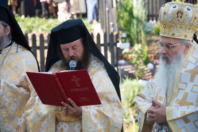 Sfințire de schit la Horodiștea-Botoșani: „Lumea are nevoie de sfinţi pentru ca umanitatea să fie sănătoasă”