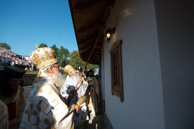 Sfințire de schit la Horodiștea-Botoșani: „Lumea are nevoie de sfinţi pentru ca umanitatea să fie sănătoasă”