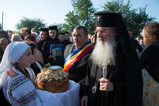 Sfințire de schit la Horodiștea-Botoșani: „Lumea are nevoie de sfinţi pentru ca umanitatea să fie sănătoasă”