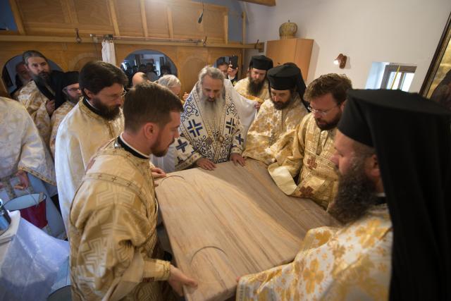 Sfințire de schit la Horodiștea-Botoșani: „Lumea are nevoie de sfinţi pentru ca umanitatea să fie sănătoasă”