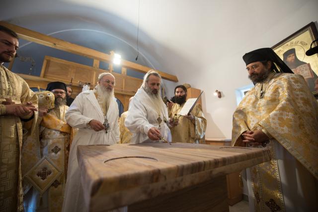 Sfințire de schit la Horodiștea-Botoșani: „Lumea are nevoie de sfinţi pentru ca umanitatea să fie sănătoasă”