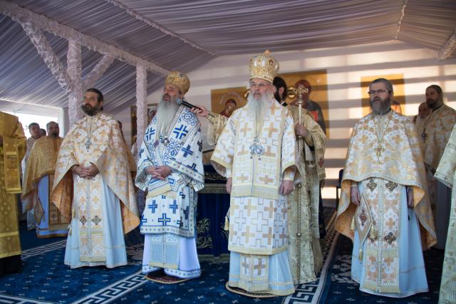 Sfințire de schit la Horodiștea-Botoșani: „Lumea are nevoie de sfinţi pentru ca umanitatea să fie sănătoasă”