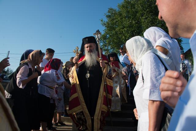 Sfințire de schit la Horodiștea-Botoșani: „Lumea are nevoie de sfinţi pentru ca umanitatea să fie sănătoasă”