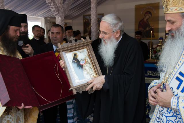 Sfințire de schit la Horodiștea-Botoșani: „Lumea are nevoie de sfinţi pentru ca umanitatea să fie sănătoasă”
