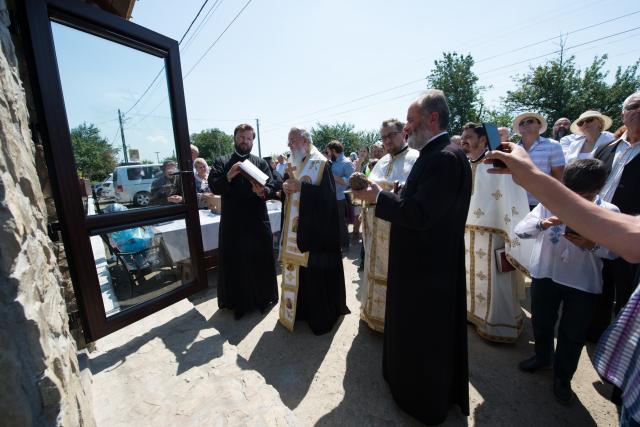 Sfințire de schit la Horodiștea-Botoșani: „Lumea are nevoie de sfinţi pentru ca umanitatea să fie sănătoasă”