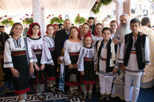 Sfințire de schit la Horodiștea-Botoșani: „Lumea are nevoie de sfinţi pentru ca umanitatea să fie sănătoasă”