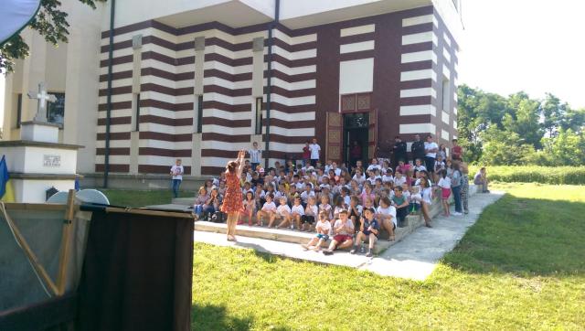 Tabăra „Vara pe uliță”, organizată de Primăria Răuseni împreună cu parohiile Doina și Rediu