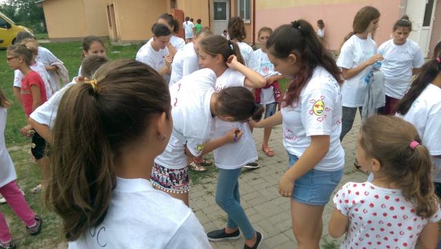 Tabăra „Vara pe uliță”, organizată de Primăria Răuseni împreună cu parohiile Doina și Rediu