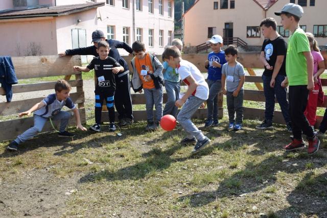 Zâmbet și credință în Tabăra „Bucurie în tinda Bisericii” – Tulgheș, Harghita