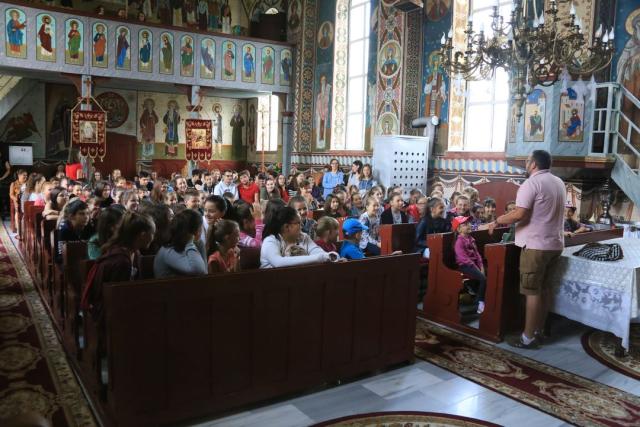 Zâmbet și credință în Tabăra „Bucurie în tinda Bisericii” – Tulgheș, Harghita